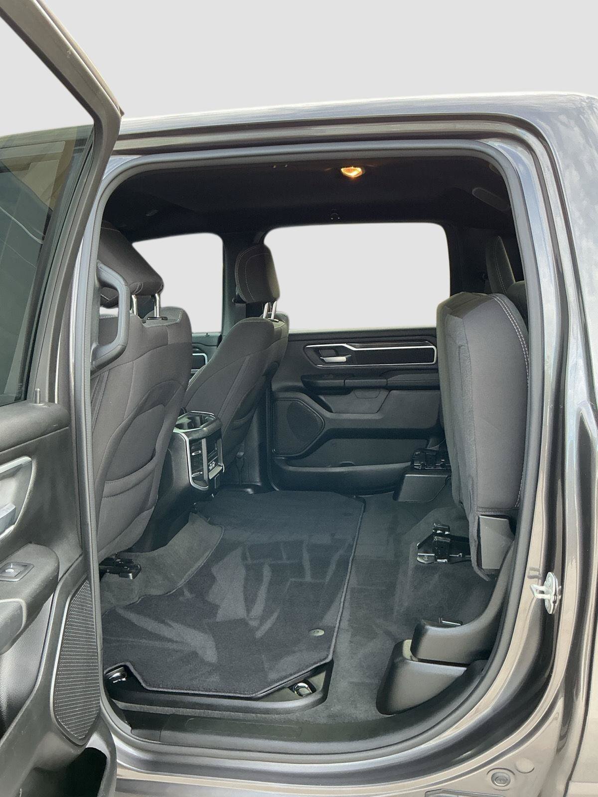 Used 2023 RAM 1500 Big Horn AWD/4WD image 19