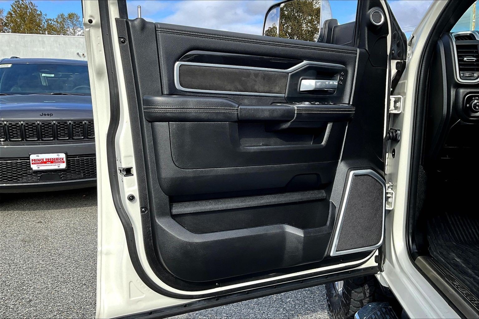 Used 2020 RAM 3500 Laramie AWD/4WD image 22