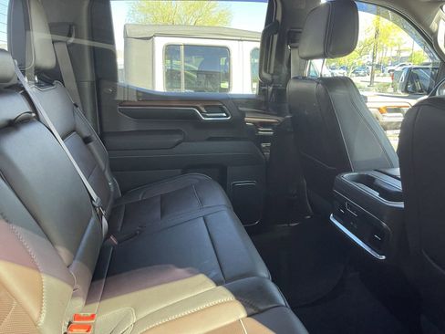 Used 2022 GMC Sierra 1500 Denali w/ Denali Reserve Package image 8