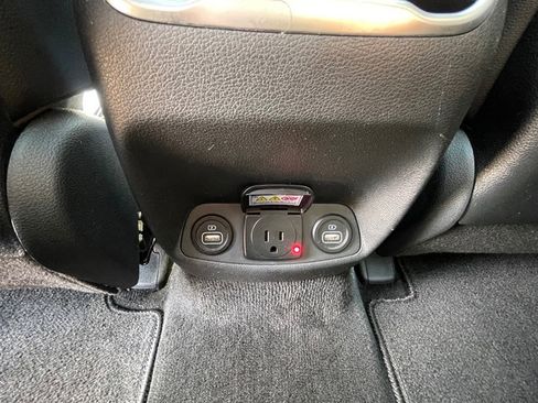 Used 2022 Hyundai Santa Fe Limited image 25