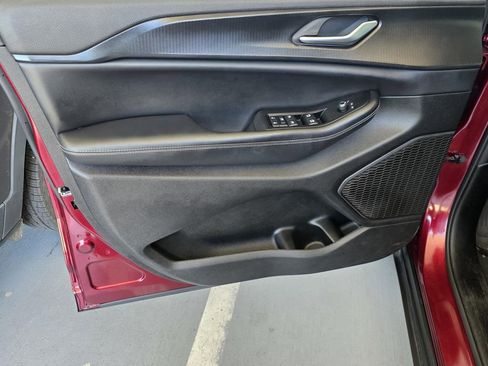 Used 2024 Jeep Grand Cherokee Laredo image 30