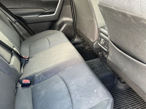 Used 2022 Toyota RAV4 LE image 17