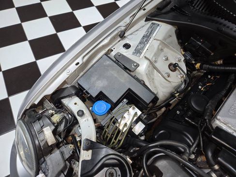 Used 2005 Jaguar S-TYPE R RWD image 47
