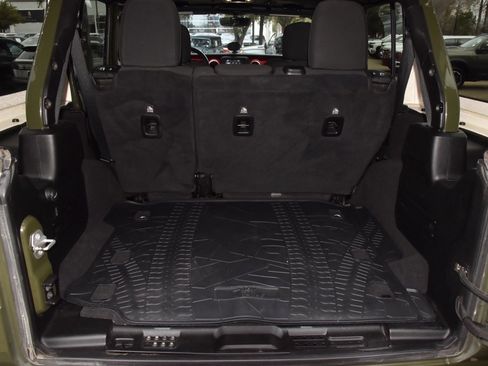 Used 2021 Jeep Wrangler Unlimited Rubicon image 36