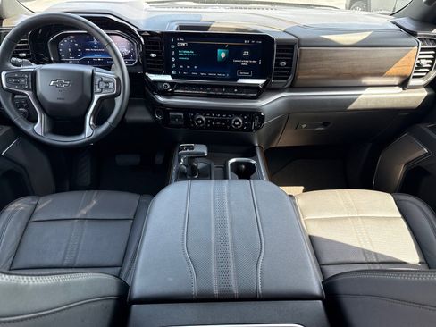 Used 2025 Chevrolet Silverado 1500 High Country w/ Midnight Edition AWD/4WD image 13