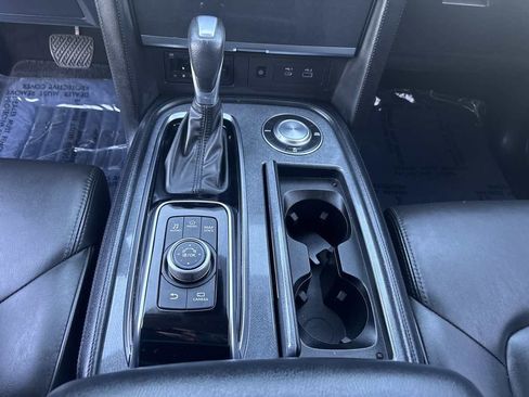 Used 2021 Nissan Armada SV w/ SV Appearance Package image 26