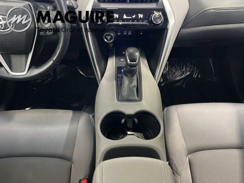 Used 2023 Toyota Venza LE image 10