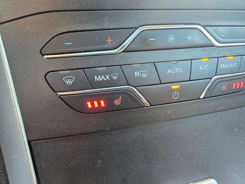 Used 2015 Ford Edge SEL w/ Equipment Group 201A AWD/4WD image 21