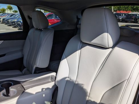 Used 2023 Acura MDX SH-AWD w/ Technology Package image 31