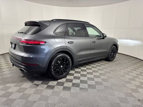Used 2023 Porsche Cayenne AWD/4WD image 5