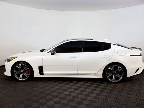 Used 2018 Kia Stinger GT2 image 12