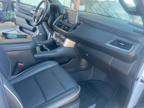 Used 2021 GMC Yukon XL SLT w/ SLT Luxury Package image 19