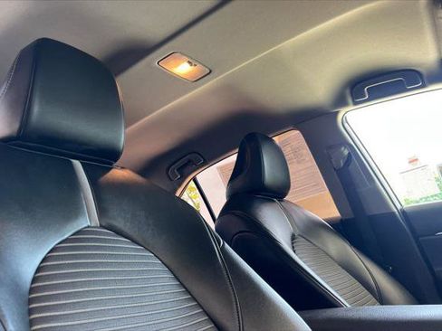 Certified 2021 Toyota Camry SE w/ Convenience Package FWD image 16