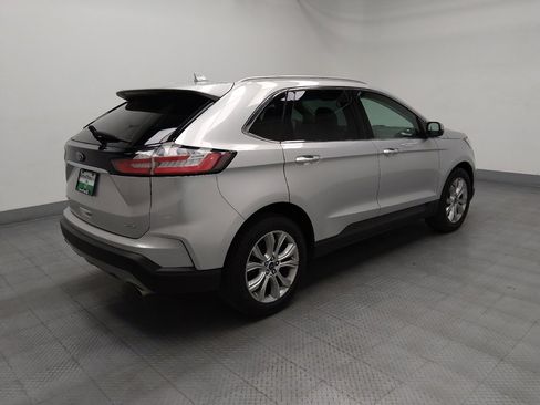 Used 2019 Ford Edge Titanium w/ Cold Weather Package FWD image 10
