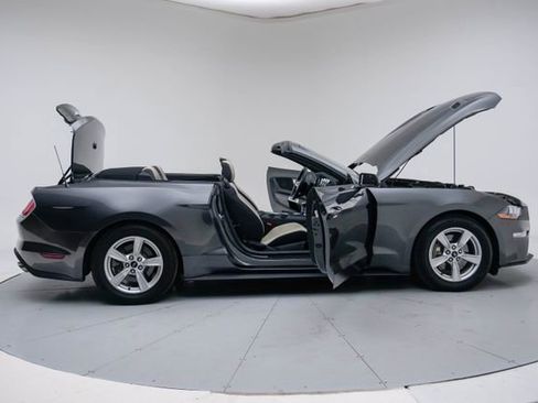 Used 2020 Ford Mustang Convertible RWD image 14