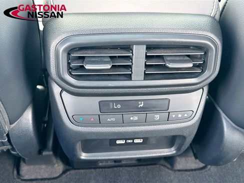 Used 2023 Honda Pilot Touring image 32