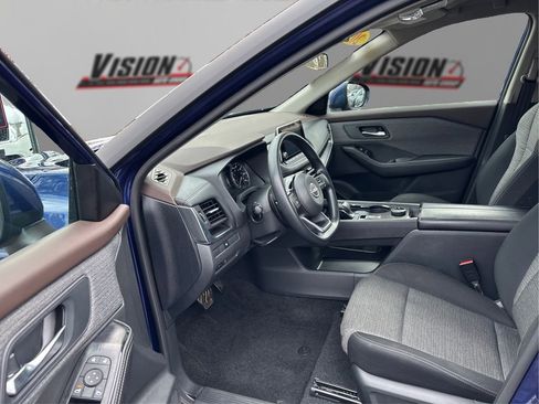 Used 2023 Nissan Rogue SV AWD/4WD image 9