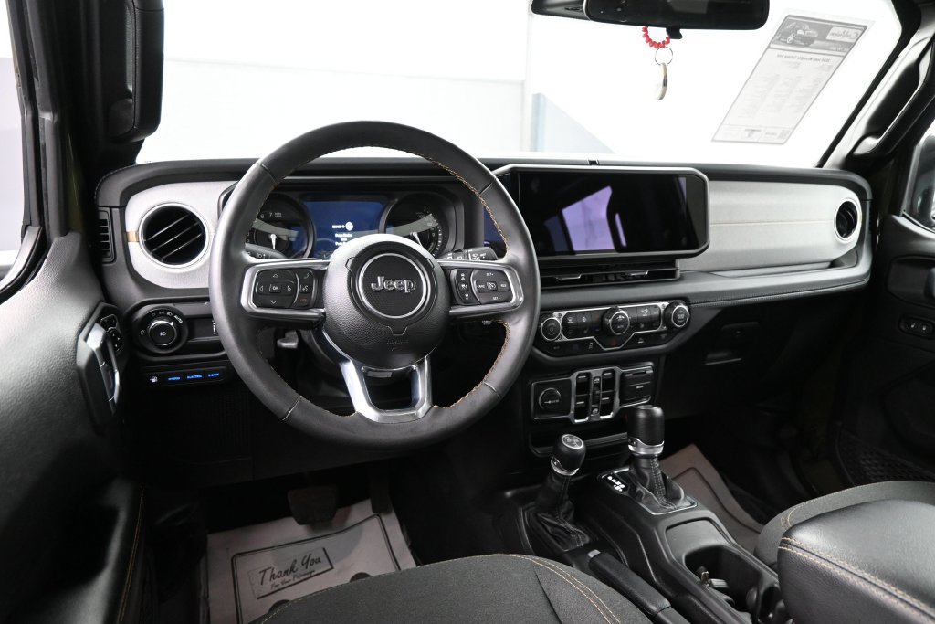 Used 2024 Jeep Wrangler Unlimited Sahara AWD/4WD image 26
