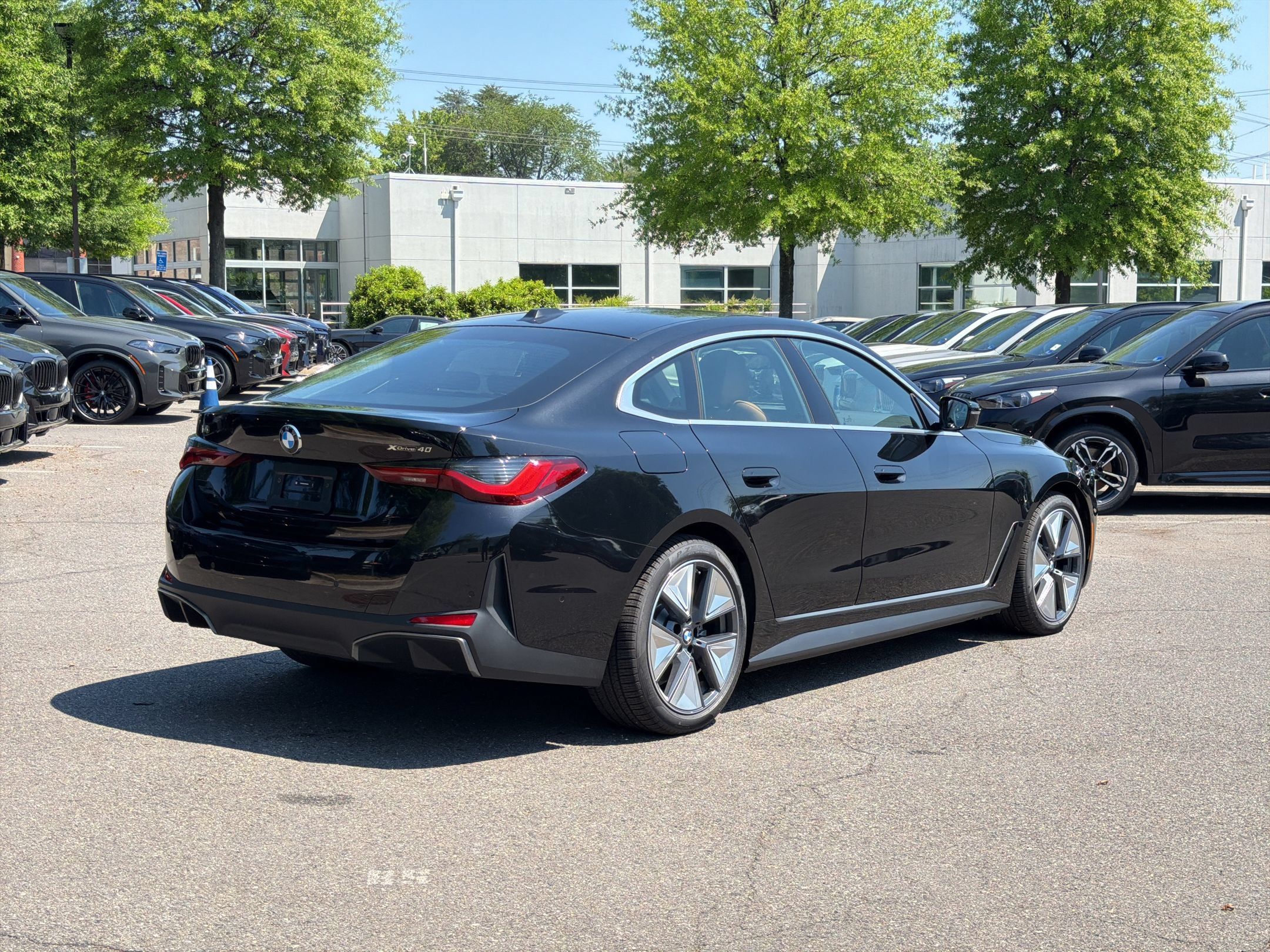 Used 2026 BMW i4 xDrive40i w/ Premium Package AWD/4WD image 9