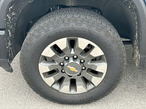 Used 2024 Chevrolet Silverado 2500 Custom w/ Custom Value Package AWD/4WD image 10