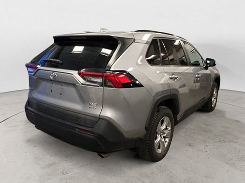 Used 2020 Toyota RAV4 XLE w/ Convenience Package AWD/4WD image 5