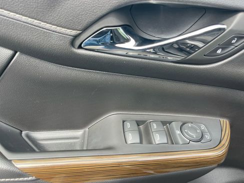 Used 2023 GMC Acadia SLE w/ Driver Convenience Package image 27