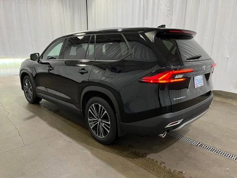 Used 2024 Toyota Grand Highlander AWD Hybrid image 6