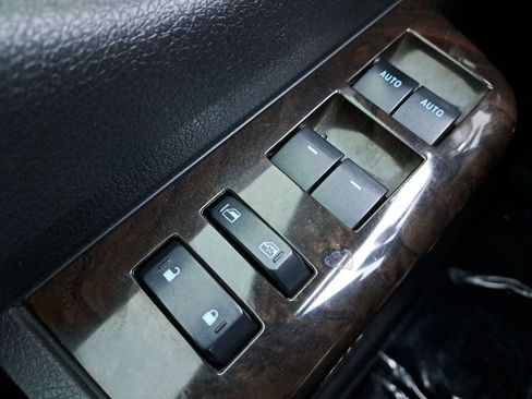 Used 2016 Ford F350 Platinum w/ Platinum Package image 26