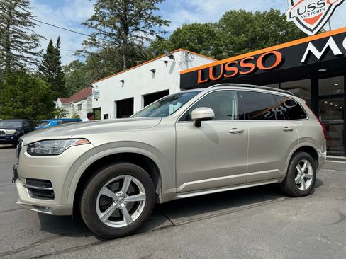 Used 2016 Volvo XC90 T5 Momentum image 2