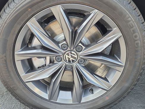Used 2022 Volkswagen Tiguan SE AWD/4WD image 13