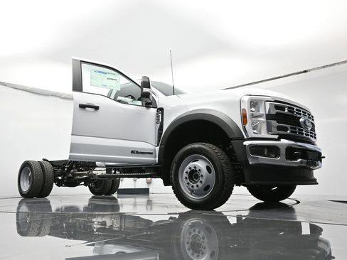 New 2026 Ford F550 4x4 Regular Cab Super Duty image 48