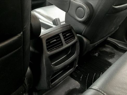 Used 2017 Honda Ridgeline RTL image 11