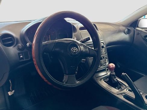 Used 2003 Toyota Celica GT FWD image 10