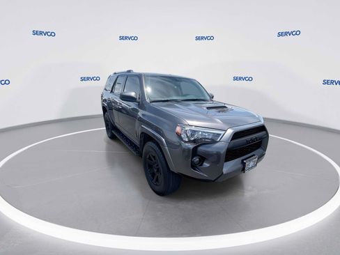 Used 2016 Toyota 4Runner SR5 RWD image 2