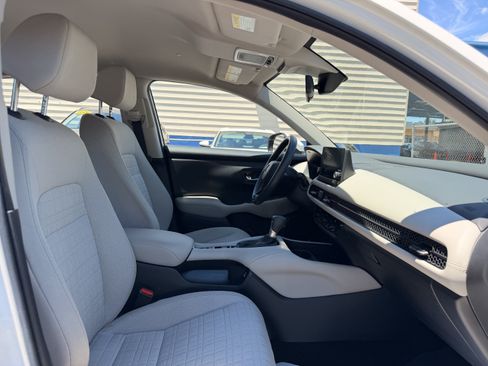 Used 2023 Honda HR-V LX image 15
