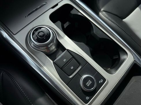 Certified 2022 Ford Explorer XLT w/ Equipment Group 202A image 22