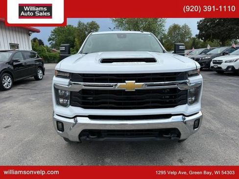 Used 2025 Chevrolet Silverado 2500 LT w/ Convenience Package AWD/4WD image 8