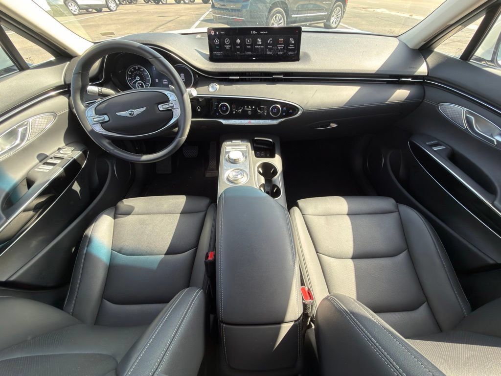 Used 2025 Genesis GV70 2.5T AWD/4WD image 9