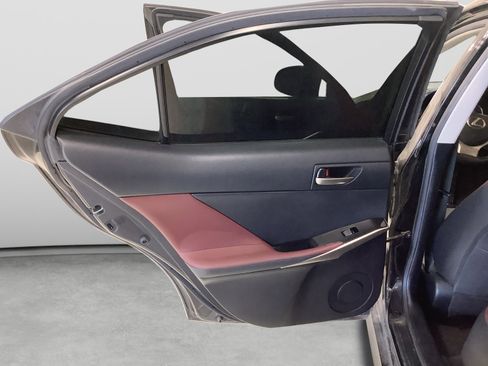 Used 2019 Lexus IS 300 w/ Accessory Package RWD image 9