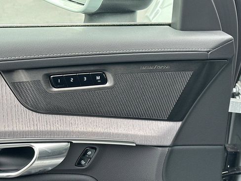 New 2026 Volvo XC90 T8 Ultra w/ Lounge Package image 12