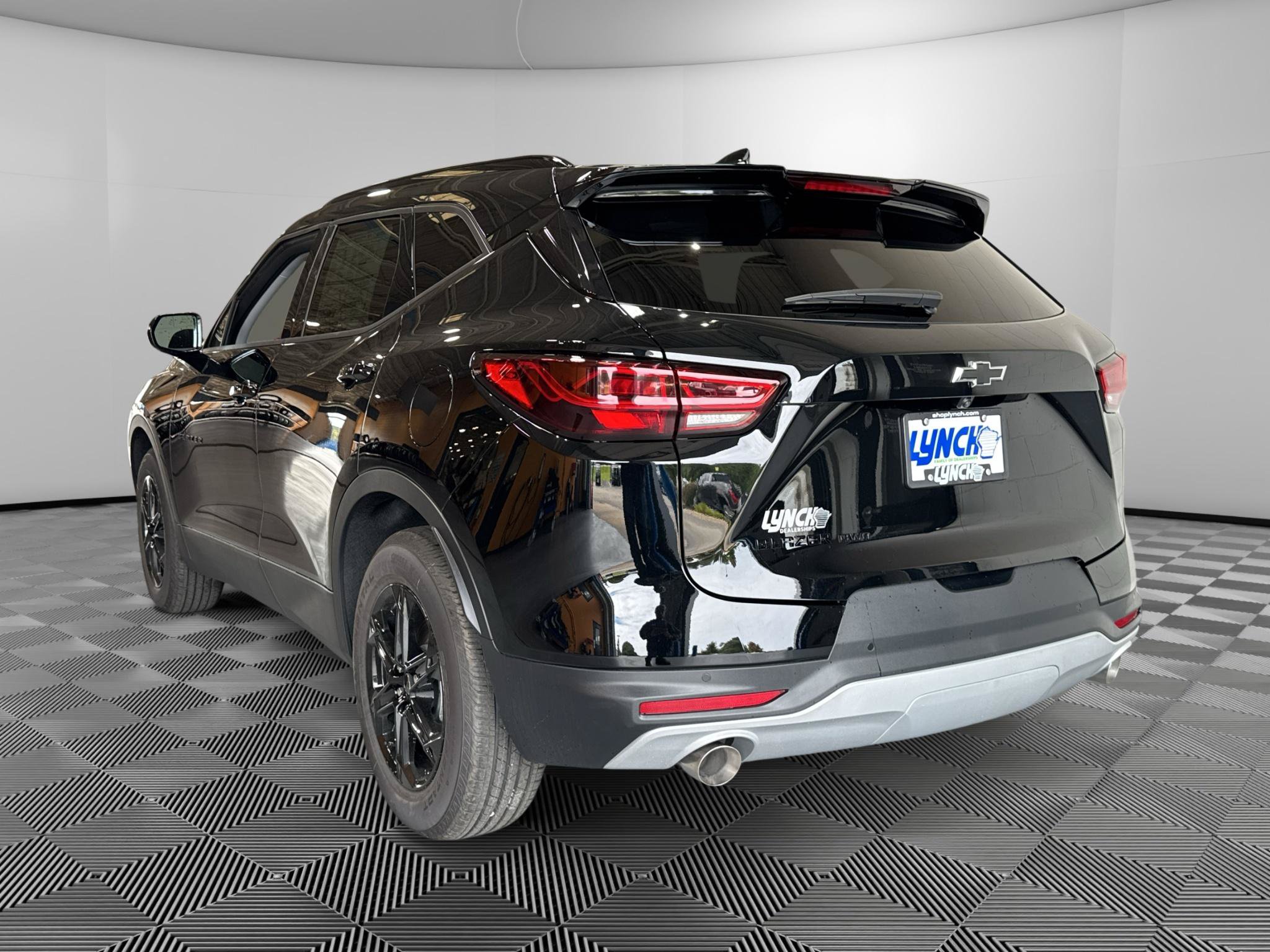 New 2026 Chevrolet Blazer LT w/ Midnight/Sport Edition AWD/4WD image 3