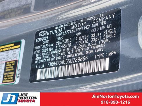 Used 2025 Hyundai Kona SEL AWD/4WD image 32