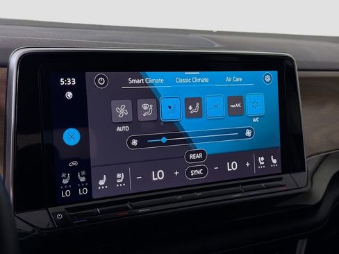 Used 2024 Volkswagen Atlas SE image 18