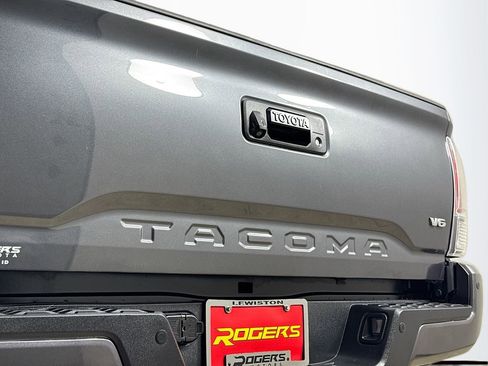 Certified 2021 Toyota Tacoma TRD Off-Road w/ TRD Premium Off Road Package image 28