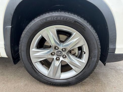 Used 2018 Toyota Highlander Limited AWD/4WD image 13