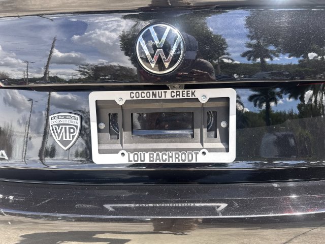 Used 2024 Volkswagen Jetta SE FWD image 13