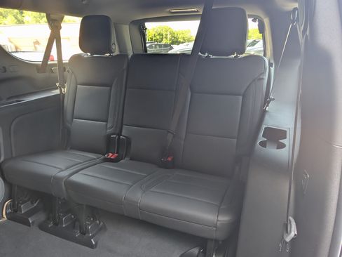 Used 2026 Chevrolet Suburban Z71 w/ Comfort Package AWD/4WD image 19