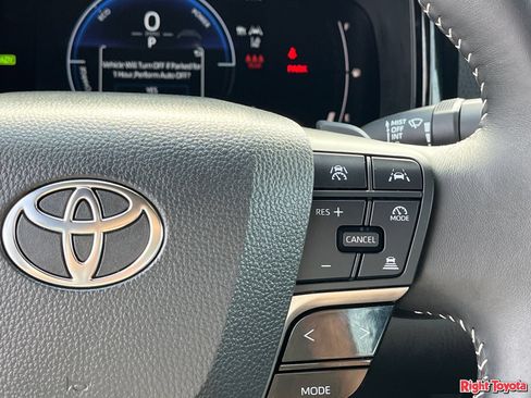 Used 2026 Toyota Camry SE FWD image 24