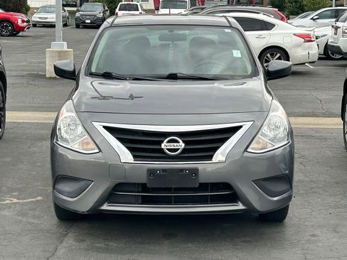 Used 2016 Nissan Versa S FWD image 2