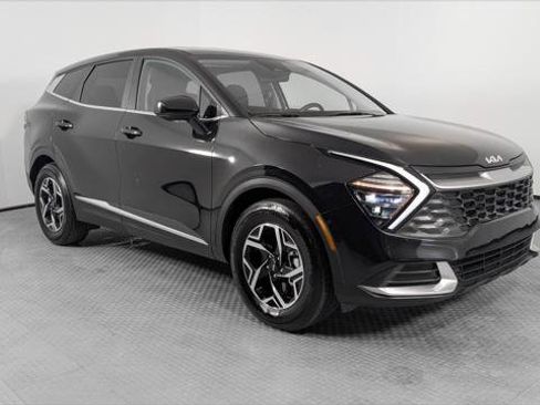 Used 2024 Kia Sportage LX image 11